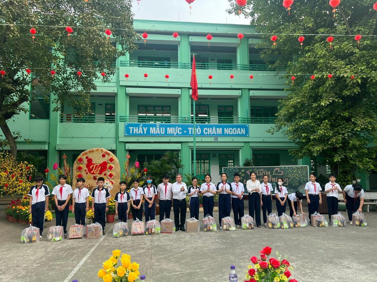 CHƯƠNG TRÌNH “MÙA XUÂN CHO EM” 2025 HỖ TRỢ CÁC EM HỌC SINH CÓ HOÀN CẢNH KHÓ KHĂN